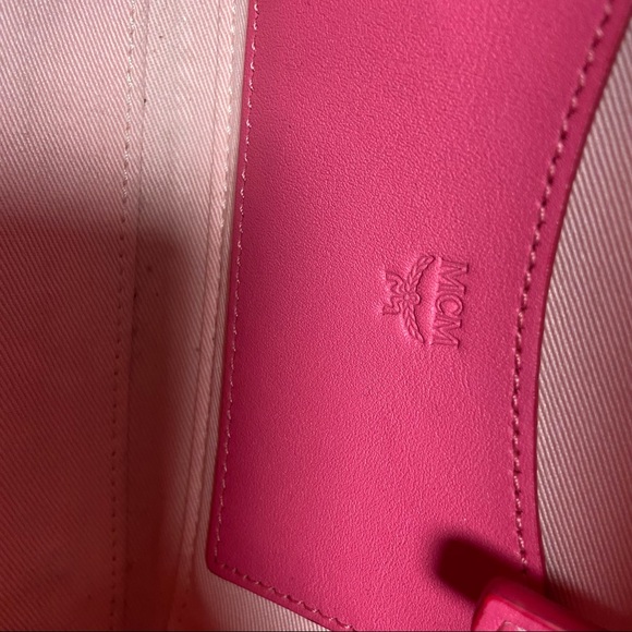 MCM logo embossed crossbody bag - Picture 7 of 16